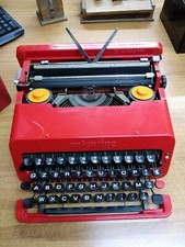 Macchina da scrivere vintage Olivetti Valentine