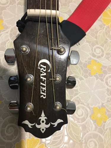 Chitarra acustica amplificata