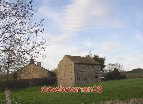 Photo field barn off castley - ,