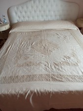 copriletto matrimoniale in lino con ricamo a macchina