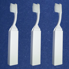 3 Spazzolini Da Denti Astuccio