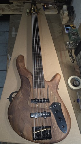 Basso elettrico corde - basso,