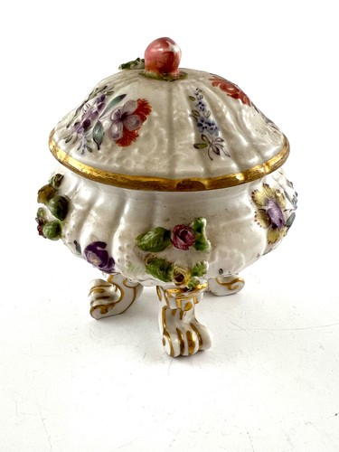 Antico vaso coperto - , in