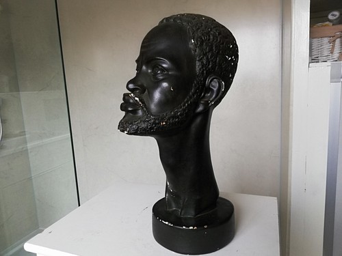 Scultura busto testa uomo
