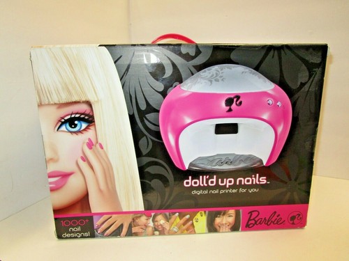 Barbie doll nails - up,
