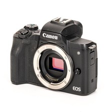 Canon EOS M50 (nero) circa