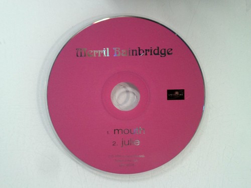 Merril bainbridge mouth - -,