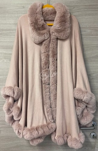 Cappotto mantella con - a,