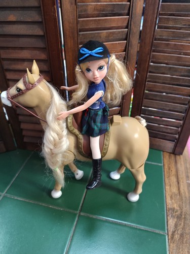 Bratz bambola bionda cavallo