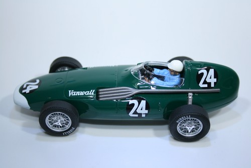 Slot car cartrix - car,