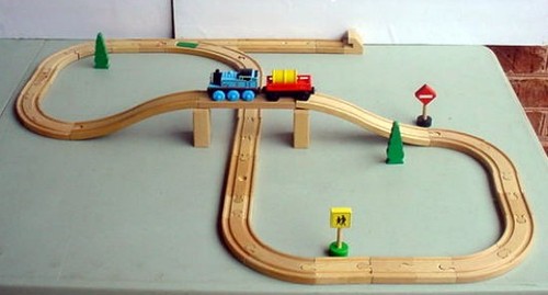 Trenino binario ferroviario - trenino, e