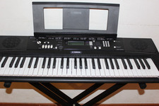 tastiera musicale yamaha Ez220