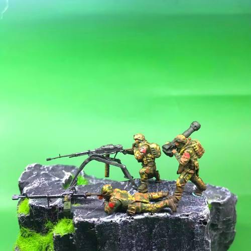 Soldatini miniatura 64 - in,