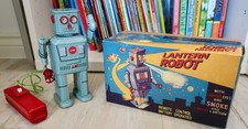 Robot lanterna vintage. Robot