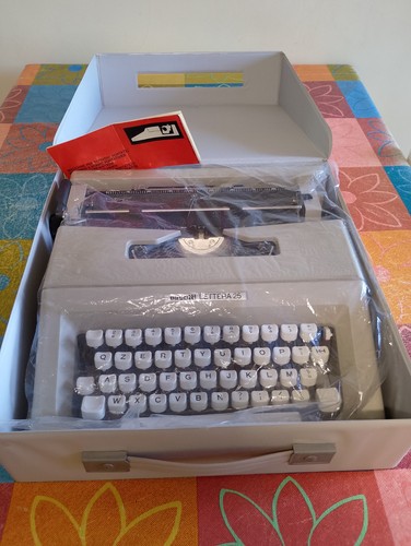 Macchia per scrivere olivetti - macchia,