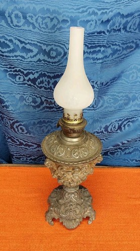 Antico lume petrolio in - lume,