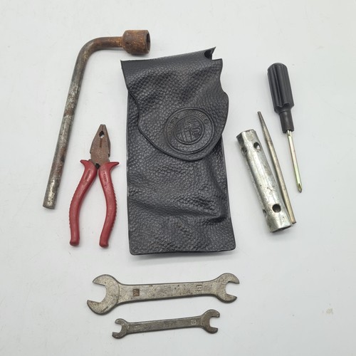 Alfa romeo toolkit - bag, wrench