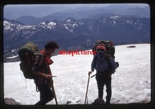 Escursionisti Climbers a riposo Anvil Rock 1968 scivolo originale Mount Rainer Washington