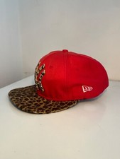 Cappellino New Era rosso leopardato. Come nuovo.