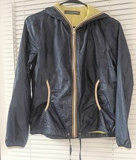 Giacca a vento con cappuccio