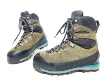 Scarponi da trekking alpino