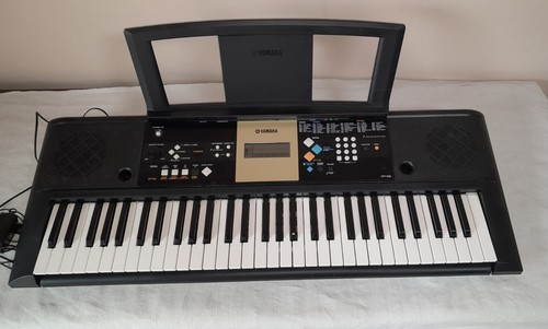 Pianola yamaha multinazionale - yamaha,