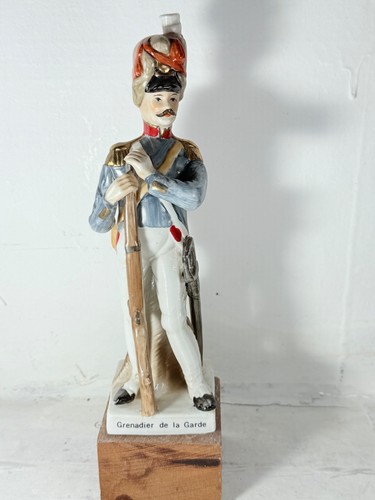 Statuina porcellana soldato