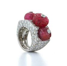 Anello perle rubino intagliato