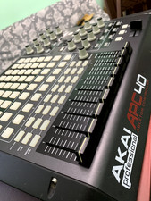 AKAI APC40 CONTROLLER MIDI USB PER ABLETON+BUONO 50 EURO 