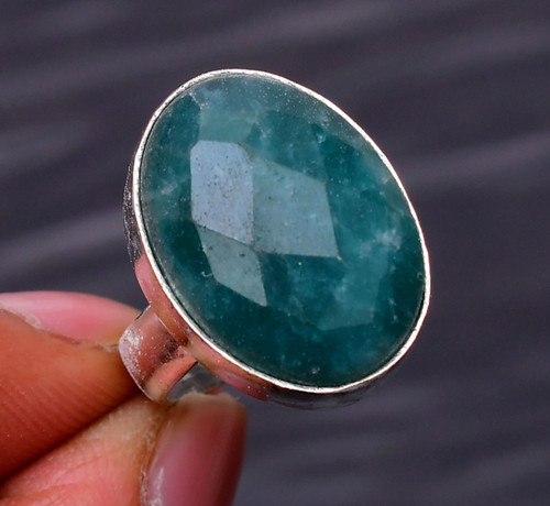 Pietra preziosa smeraldo