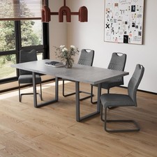 Set tavolo e sedie moderno