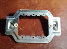 VIMAR Serie 7000 Supporto per Telaio Metallo 3 Moduli/Frutti