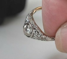 Anello con diamante solitario di ct 0,55 Liberty AUTENTICO