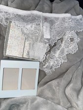 Pantaloni e giarrettiera