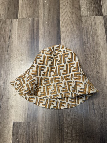 Cappello secchiello fendi - a,