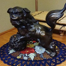 TAKAOKA Statua in bronzo leone di giada in rame