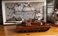 Grande carro armato militare