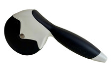 TUPPERWARE TAGLIAPIZZA +