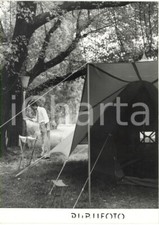 1954 X TRIENNALE DI MILANO Dimostrazione funzionamento doccia da campeggio *Foto