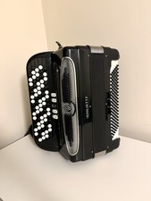 Fisarmonica con bottoni