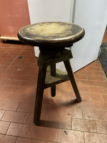 Sgabello legno girevole - in,