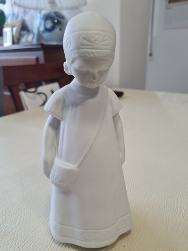 Royal copenhagen figurine - copenhagen, elsa
