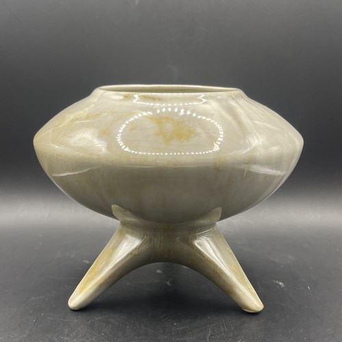 Vaso decorativo treppiede