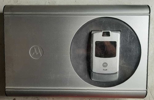 Cellulare motorola razr in - v3,