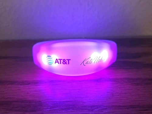Bracciale kali uchis t - x, at&t