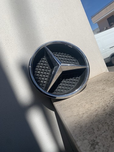 Stemma mercedes cofano - stemma,