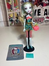 27. 46) Monster High bambola