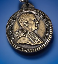 Medaglia religiosa vintage cattolica Papa Paolo VI e Anno Santo 1975 Roma tono oro