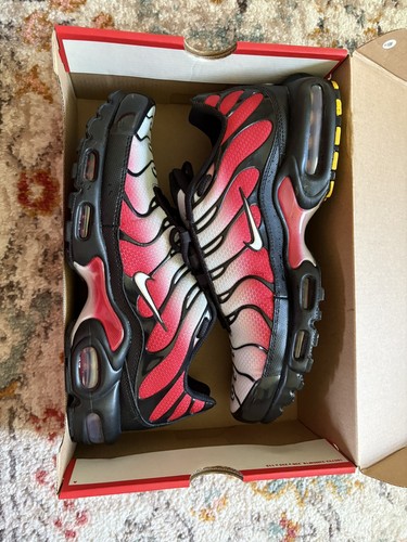 Nike air max plus - nike, university