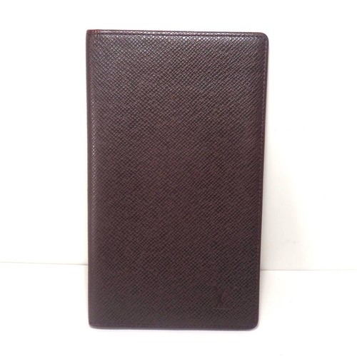 Louis vuitton taiga porte - louis,